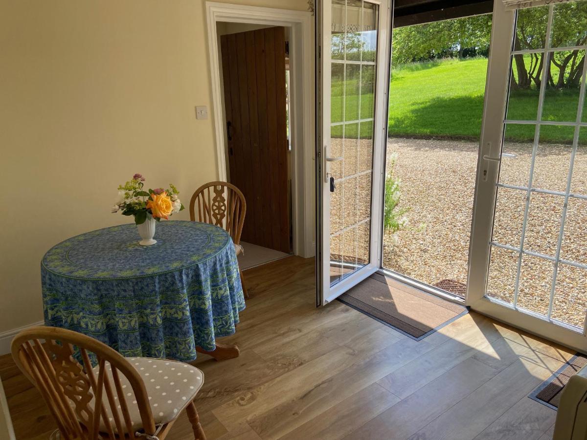 Oke Apple Cottage Shillingstone エクステリア 写真